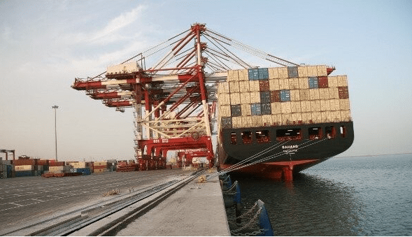 توقف کالاهای اساسی پشت لنگرگاهها