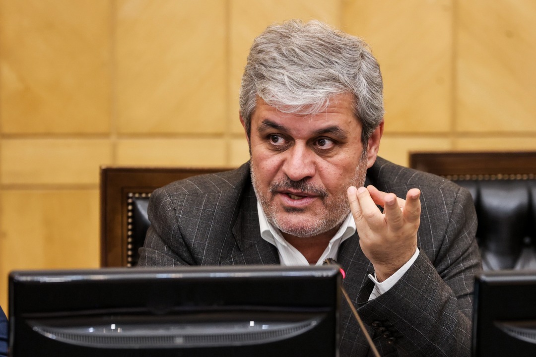 تاجگردون: سال آینده دریافتی کارمندان بیش از ۲۰ درصد افزایش مییابد