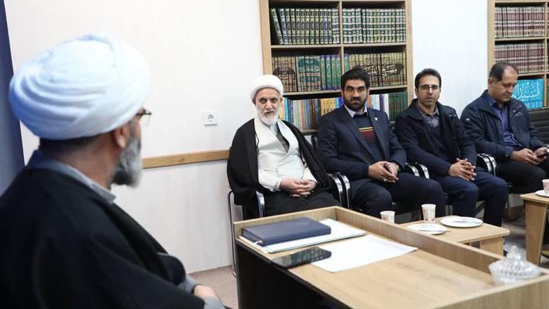 تاکید نماینده ولیفقیه بر لزوم گفتوگو و اقناعسازی دانشجویان