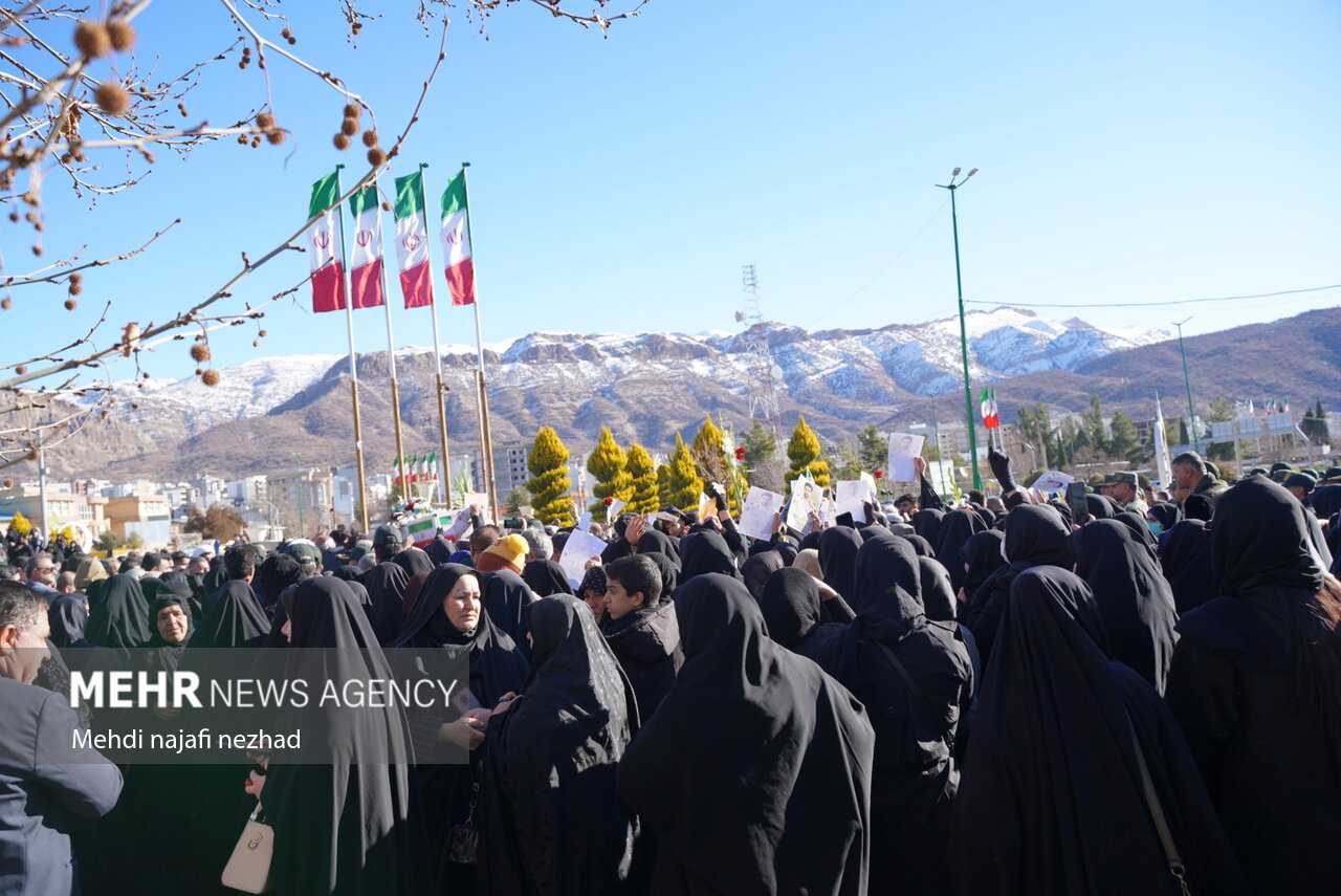 تشییع پیکر شهید رحیم مجیدی‌مهر در یاسوج