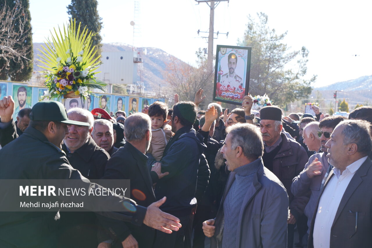 تشییع پیکر شهید رحیم مجیدی‌مهر در یاسوج