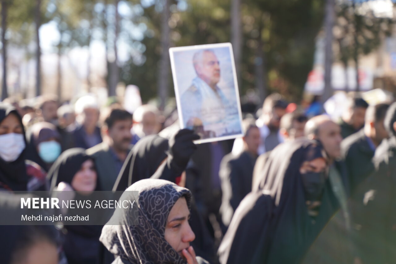 تشییع پیکر شهید رحیم مجیدی‌مهر در یاسوج