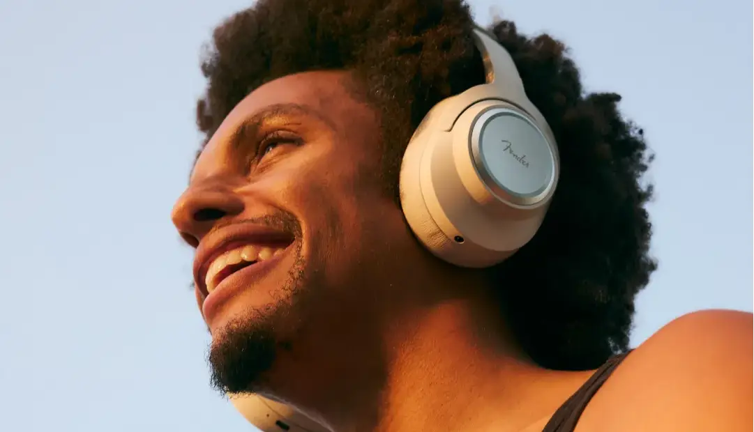 اولین هدفون بیسیم فندر با باتری قابل تعویض رونمایی شد