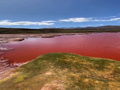 این دریاچه را با خون پر کردهاند!