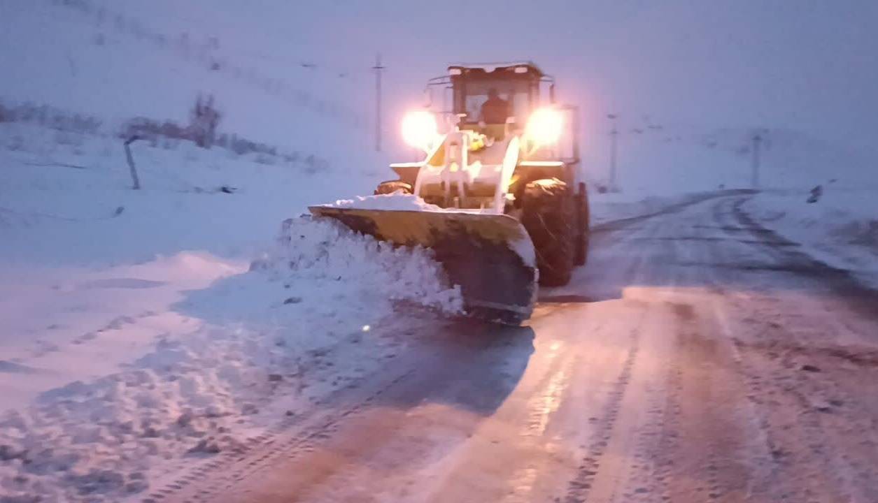 بارش برف در جاده کرجکندوان