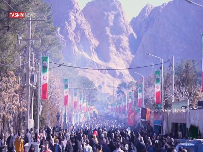 حضور باشکوه مردم در مسیر منتهی به مزار حاج قاسم