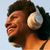 اولین هدفون بیسیم فندر با باتری قابل تعویض رونمایی شد