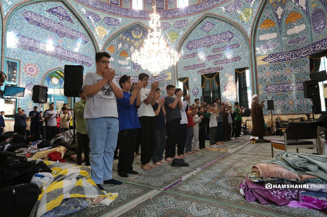 عکس/ رکورد حضور جوانان و نوجوانان در اعتکاف امسال