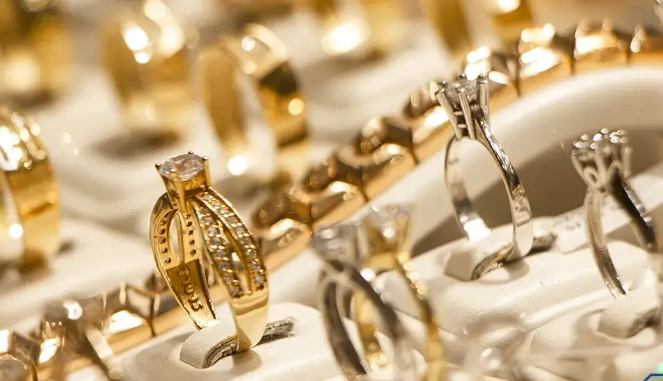 پیشبینی قیمت طلا و سکه فردا «چهارشنبه»؛ بازار در مسیر رشد پایداری میکند؟