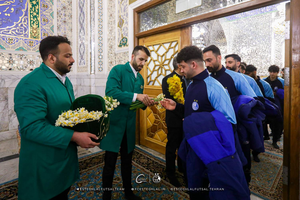 عکس/ تیم فوتسال استقلال در حرم امام رضا(ع)