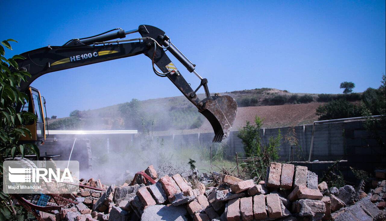 تیغ قانون بر پیکر زمینخواری؛ ۱۸۴ سازه غیرمجاز در خراسانشمالی فرو ریخت