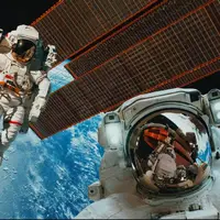 ۹ مورد عجیب از وسایل زمینی که به فضا فرستاده شدند