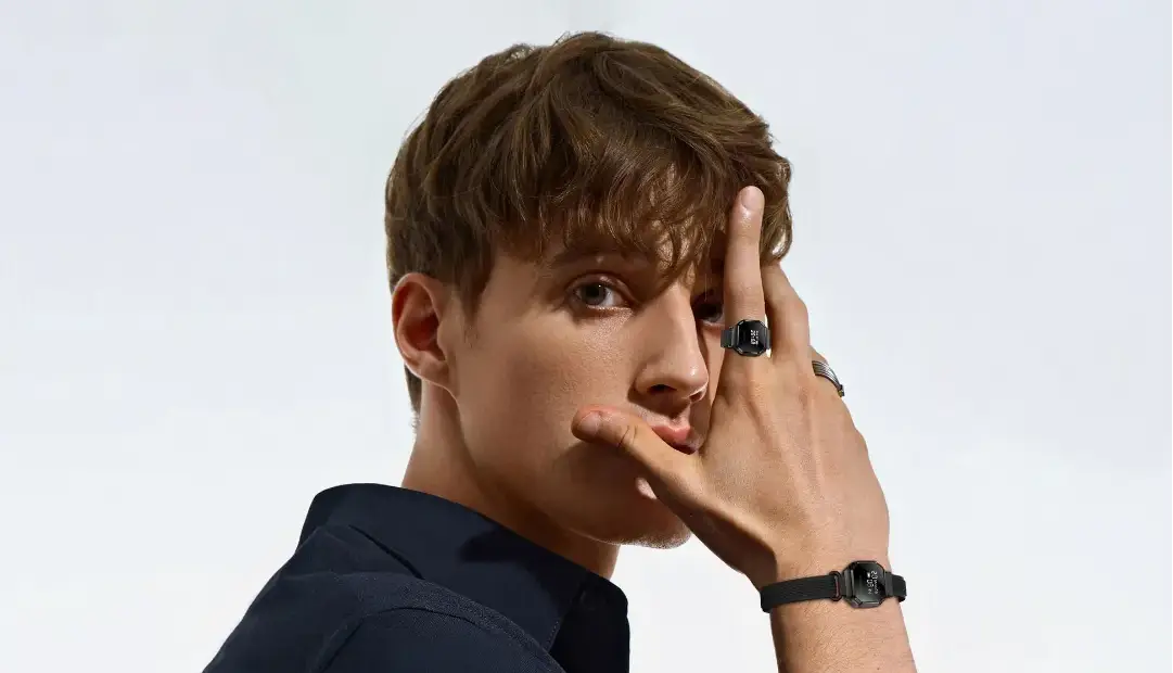 این ساعت هوشمند، روی انگشت قرار میگیرد!