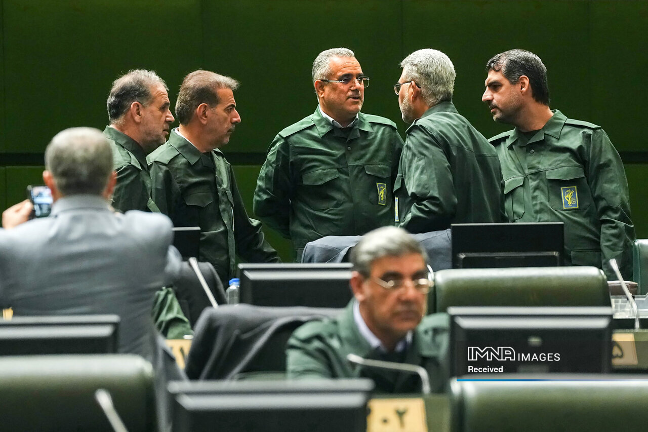 عکس/اعلام حمایت نمایندگان مجلس شورای اسلامی از سپاه پاسداران