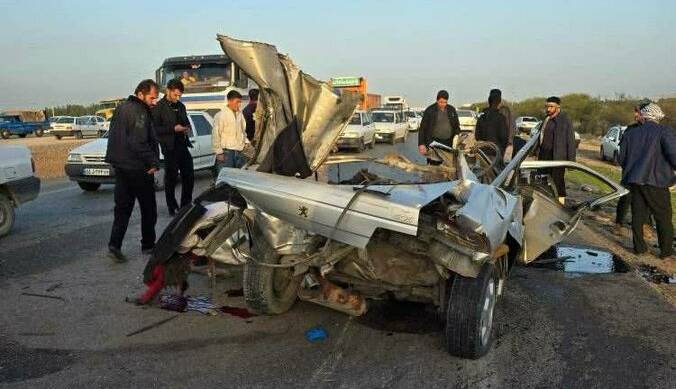 تصادف اتوبوس با چند خودرو، پنج کشته برجا گذاشت