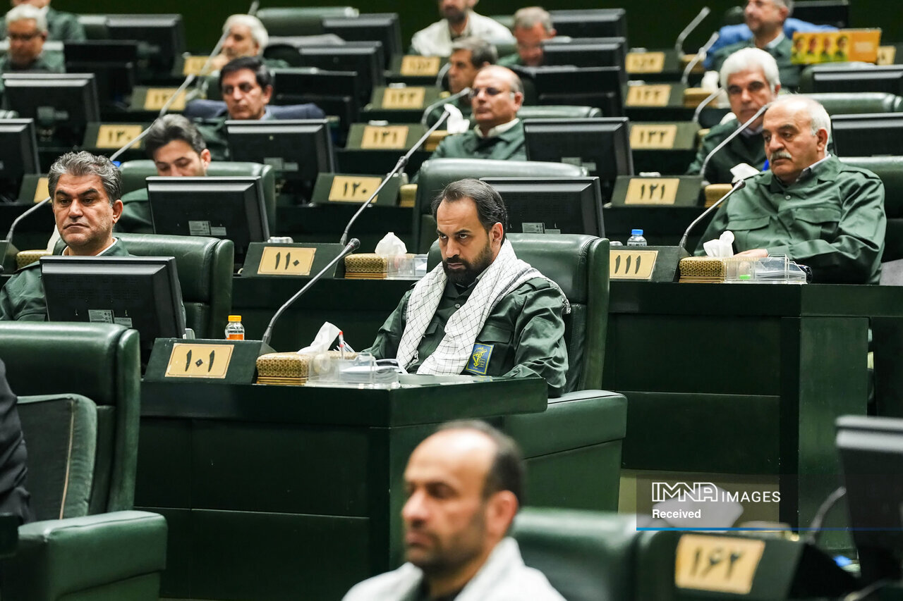 عکس/اعلام حمایت نمایندگان مجلس شورای اسلامی از سپاه پاسداران
