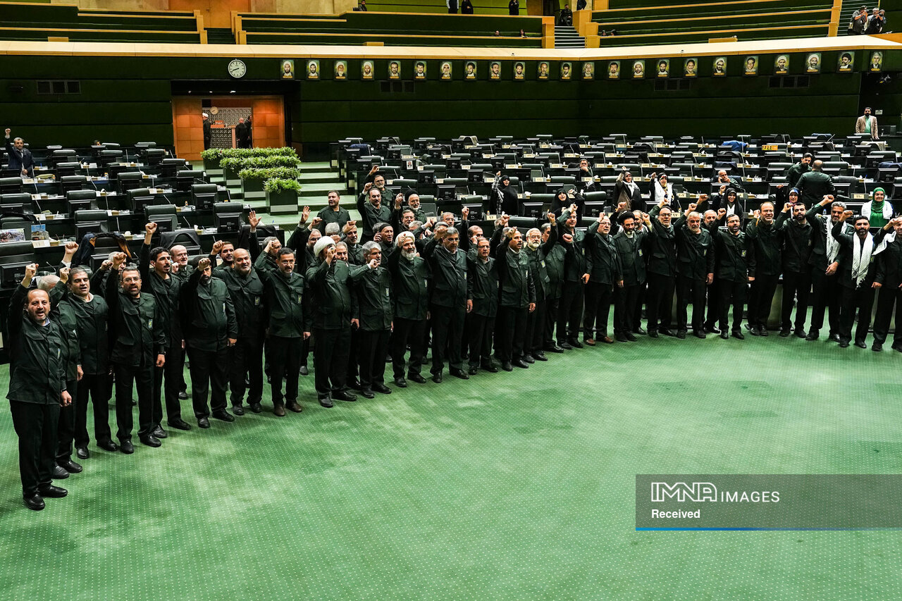 عکس/اعلام حمایت نمایندگان مجلس شورای اسلامی از سپاه پاسداران