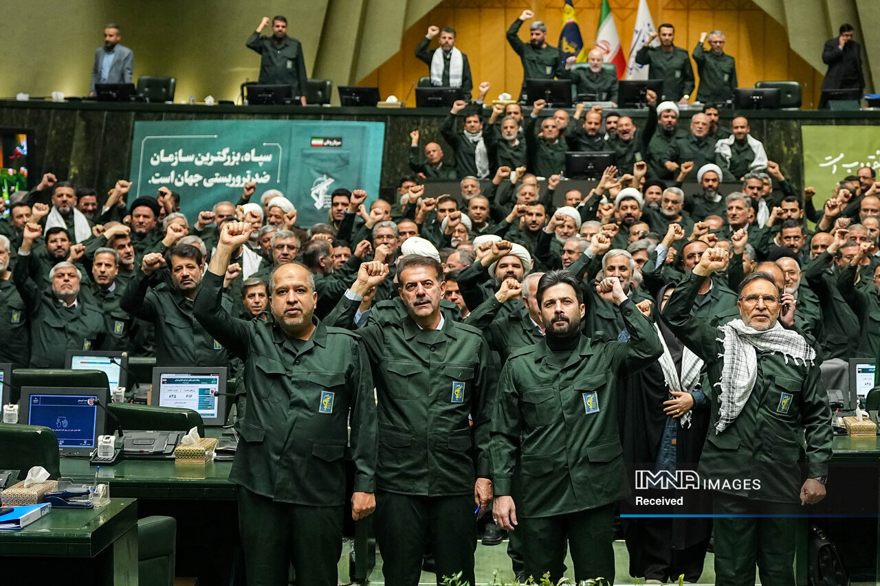 عکس/اعلام حمایت نمایندگان مجلس شورای اسلامی از سپاه پاسداران