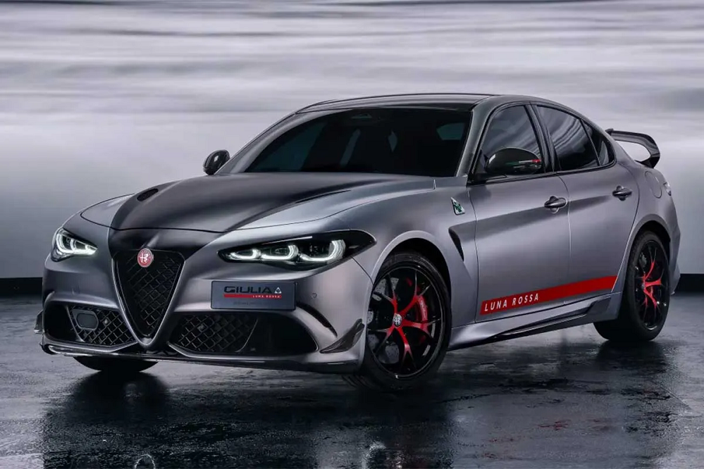 معرفی جولیا لونا روسا، خاصترین سدان تاریخ آلفارومئو