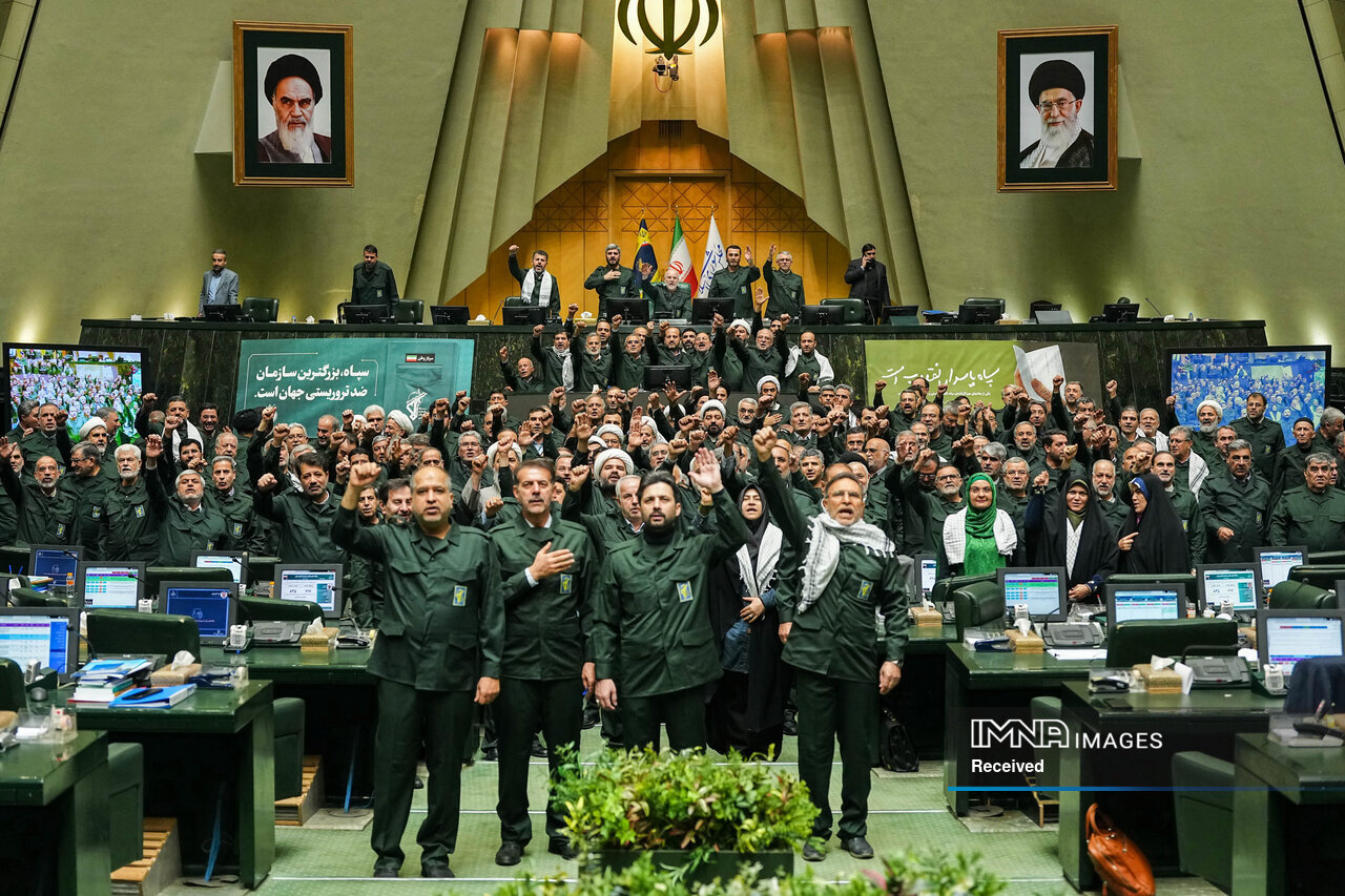 عکس/اعلام حمایت نمایندگان مجلس شورای اسلامی از سپاه پاسداران