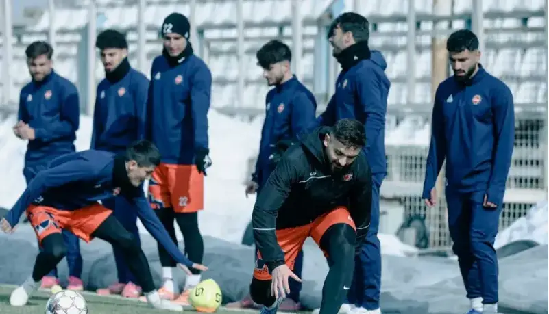 حرکت سریع تراکتور به سوی رکوردها