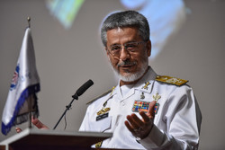 هشدار دریادار سیاری درباره نقشه دشمن؛ جوانان هوشیار باشند