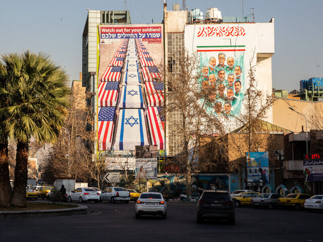 هشدار نیویورکتایمز به ترامپ: ایران، ونزوئلا نیست!