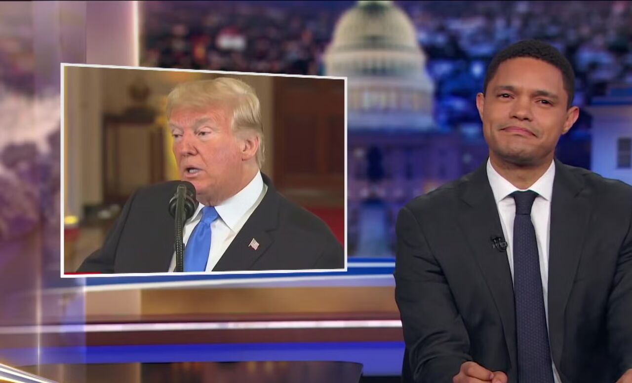 ترامپ مجری مراسم "جایزه امی" را هم تهدید به شکایت کرد؛ خودتو آماده کن "تِرِوِر نوآ"