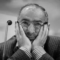 زیباکلام: ادامه برنامه موشکی به قیمت جنگ، خودکشی است 