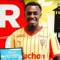 بازگشت ۶۰۰ میلیاردی مدافع عربستانی به میهن!