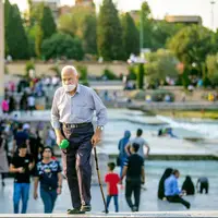 چرا سالمندان باید نوشیدن آب را جدی بگیرند؟