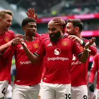 یونایتد شکست‌ناپذیر شد؛ هفت بازی بدون باخت