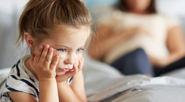  چطور با کودک گوشه‌گیر رفتار کنیم؟