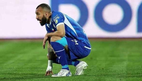 آشفتگی استقلال از مدیریت به زمین سرایت کرد