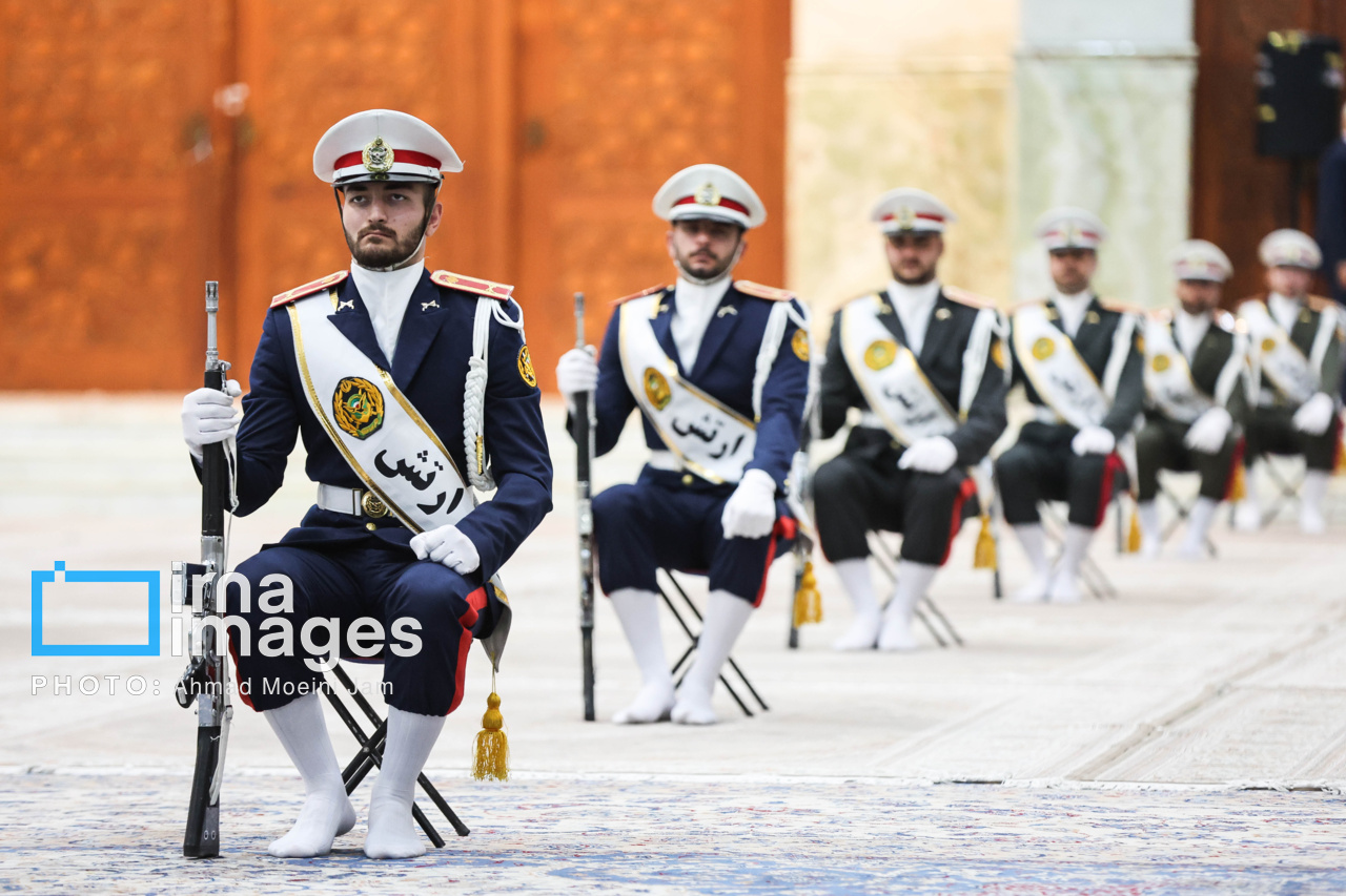 عکس/تجدید میثاق رییس و نمایندگان مجلس با آرمانهای امام راحل