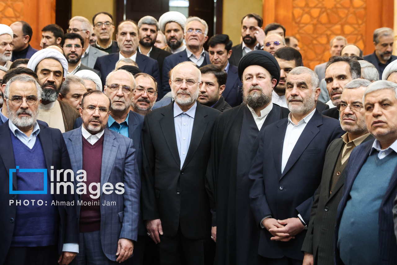 عکس/تجدید میثاق رییس و نمایندگان مجلس با آرمانهای امام راحل