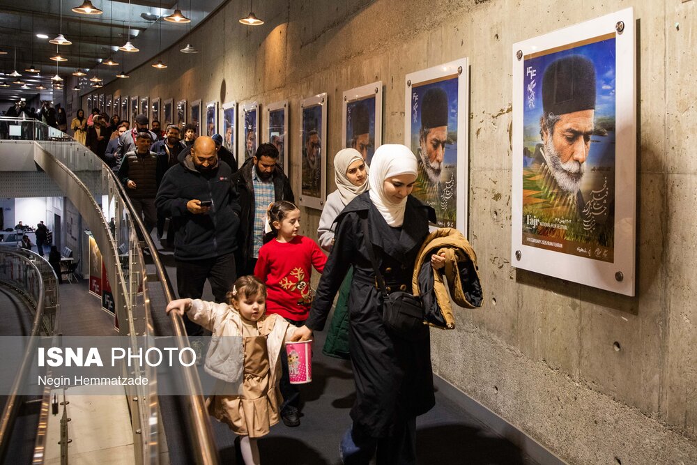 عکس/ حاشیه روز چهارم چهلوچهارمین جشنواره فیلم فجر