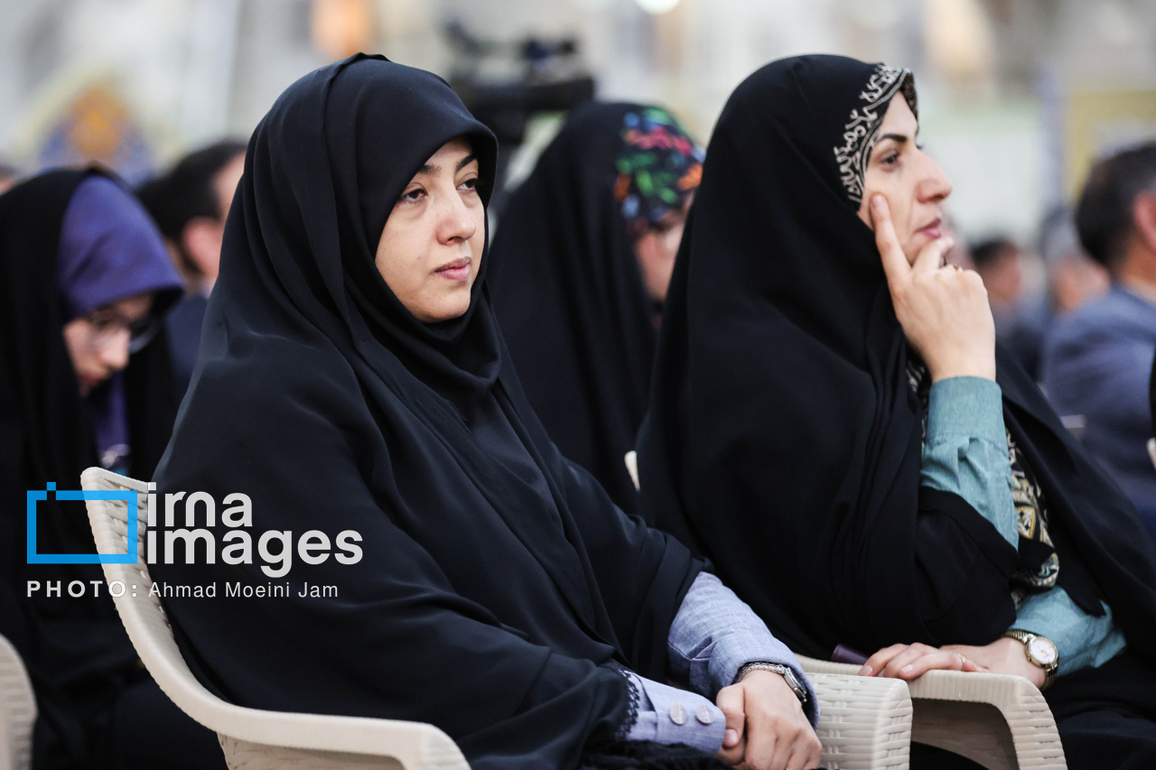 عکس/تجدید میثاق رییس و نمایندگان مجلس با آرمانهای امام راحل