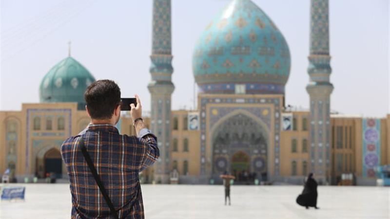 عکاسان سراسر کشور به روایت انتظار میپردازند