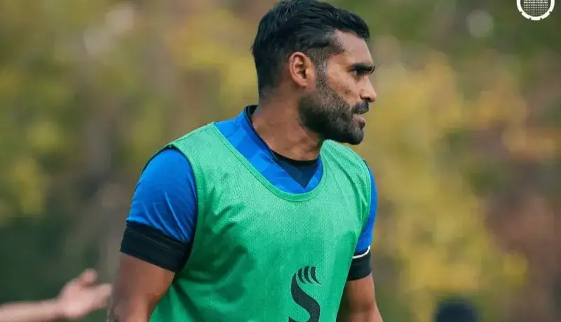 کاپیتان آبیها برای تقابل با پرسپولیس برگشت