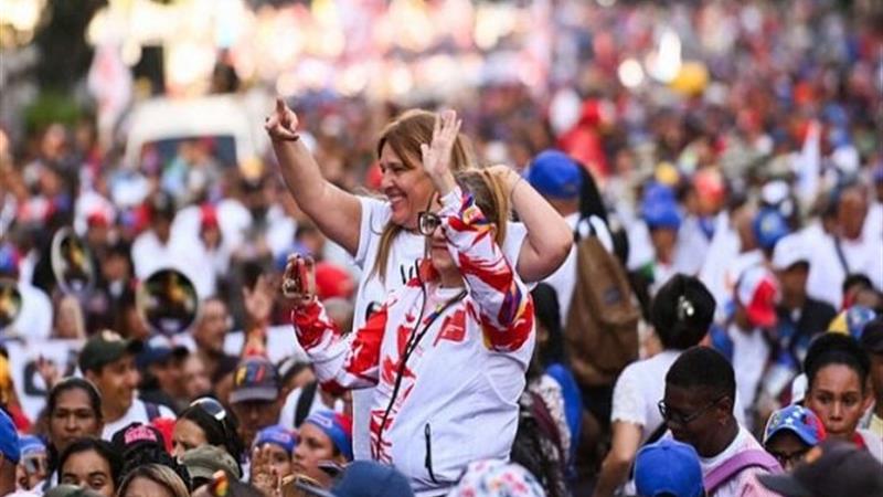 هزاران نفر در ونزوئلا خواستار بازگشت مادورو شدند