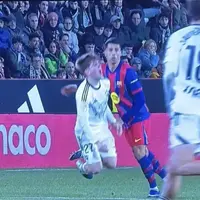 صحنه جنجالی بازی بارسلونا مقابل آلباسته