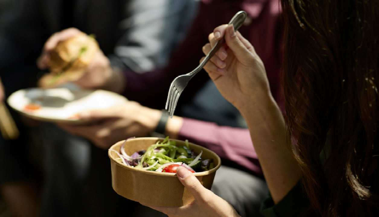 اشتباهات رایج در خوردن که فواید غذا را کاهش میدهند