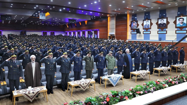 دیدار کارکنان نیروی هوایی و پدافند هوایی ارتش با رئیس ستاد کل نیروهای مسلح