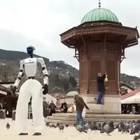 نخستین ربات انساننما در خیابانهای سارایوو