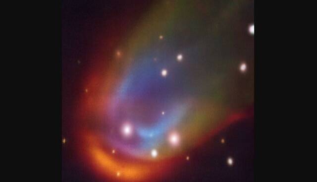 شوکهای ناشناخته در اطراف یک ستاره کوتوله سفید