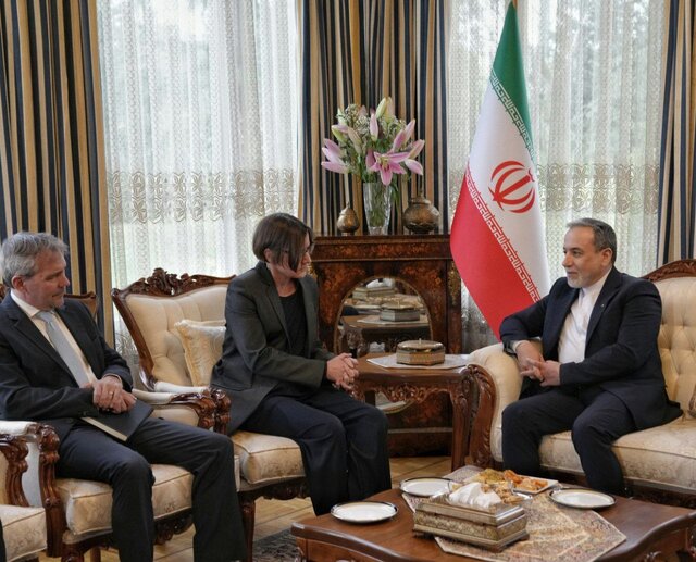 دیدار عراقچی با رئیس کمیته بینالمللی صلیب سرخ