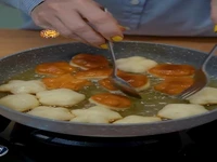 با یک تخم مرغ کلی پیراشکیهای گوگولی و خوشمزه درست کنید