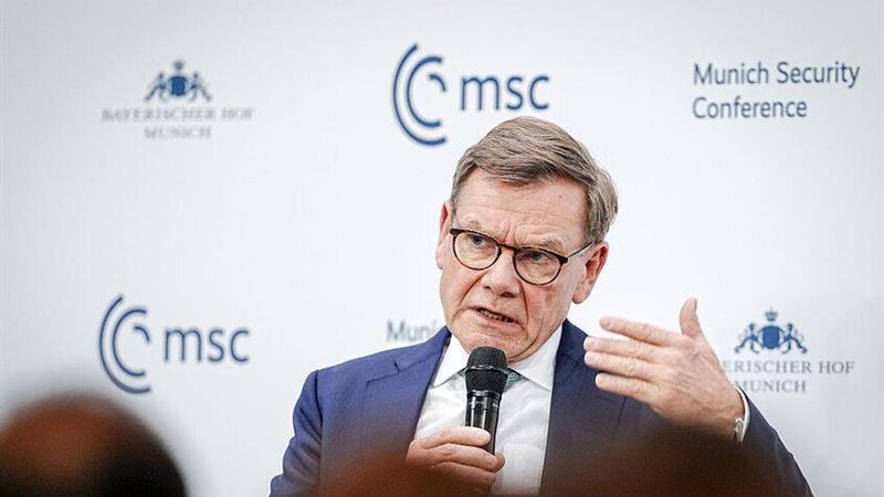 پاریس درباره «حاکمیت اروپایی» حرفهای زیادی میزند، اما هزینه نمیکند