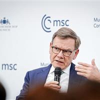 پاریس درباره «حاکمیت اروپایی» حرفهای زیادی میزند، اما هزینه نمیکند